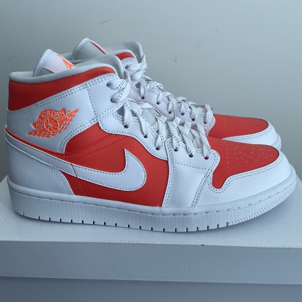 Wmns Nike Air Jordan 1 mid bright citrus  White and Orange 3M
